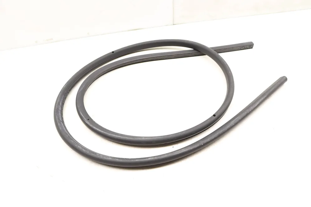 Special Offer Audi Front Outer Door Seal / Weather Stripping 8W6837911